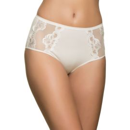 Nina von C. 40 160 880