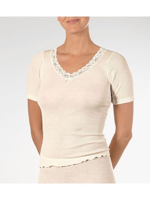 Nina von C. 29 460 846