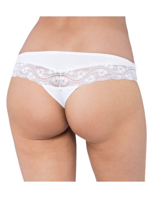 Majtki damskie mocniej wycięte na pośladkach Triumph Lovely Micro Brazilian String biały, Kolor: biały, Rozmiar: S  sklep ebielizna.pl