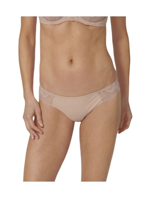 Wycięte majtki damskie Triumph Wild Peony Florale Brazilian porcelanowy róż, Kolor: porcelanowy róż, Rozmiar: 36  sklep ebielizna.pl