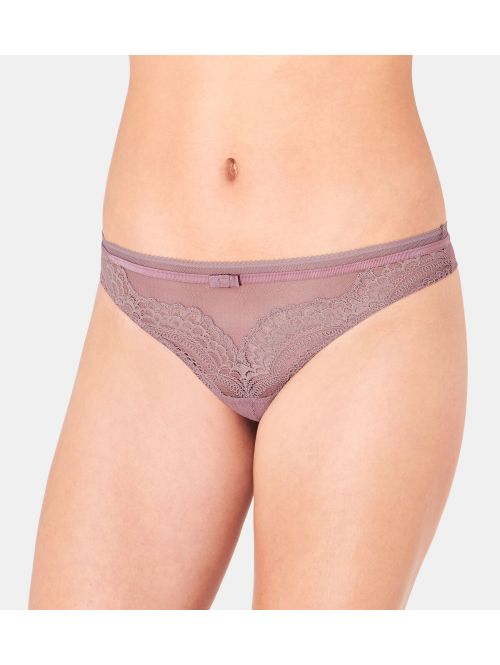 Stringi damskie uszyte z tiulu i koronki Triumph Beauty-Full Darling String cappuccino, Kolor: cappuccino, Rozmiar: 40  sklep ebielizna.pl