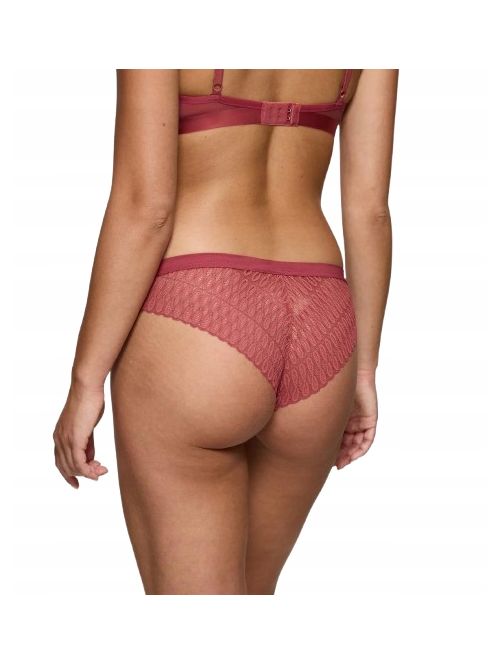 Majtki Damskie Triumph Aura Spotlight T Brazilian, Kolor: truskawkowy, Rozmiar: 38  sklep ebielizna.pl