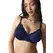 Detal koronkowej wstawki i gładkiego materiału w staniku Triumph Ladyform Soft W01